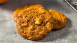 Galletas de Halloween sin gluten, receta fácil de preparar con 2 ingredientes