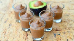 Impresionante pero sin complicaciones: esta mousse de chocolate sin nata ni azúcar