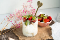Mousse de yogur y leche condensada