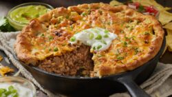 Pastel de patatas y carne: una comida completa en una sola receta