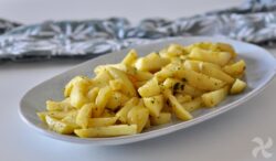 Patatas de guarnición aromatizadas