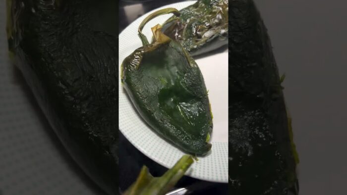 Para los chiles rellenos me gusta la opción de la freidora de aire ya no necesito bolsa de plástico😁