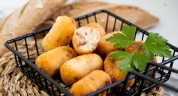 Croquetas de coliflor con taquitos de jamón serrano