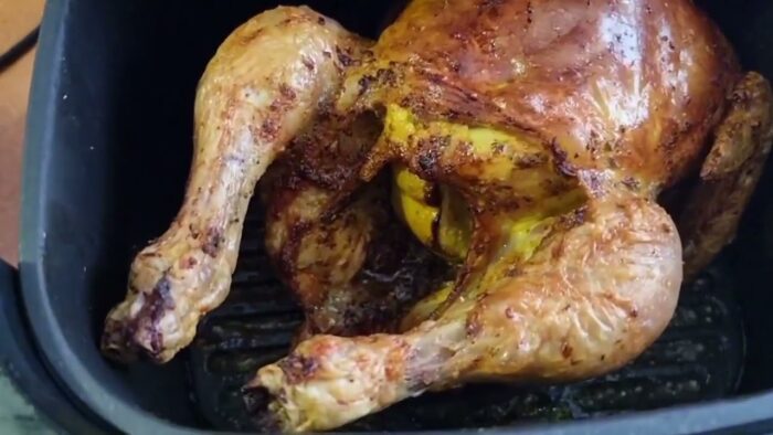 pollo asado en freidora de aire Moulinex Easy Fry XXL 6,5 L EZ8018.