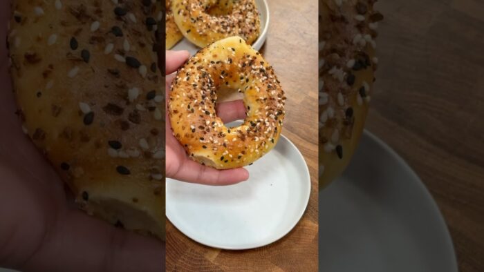 Bagels de 4 ingredientes en freidora de aire 🥯