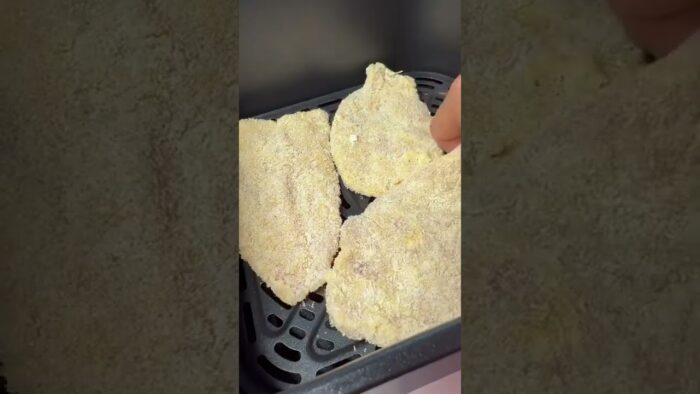 FILETES DE POLLO PARMESANO #pollo #parmesano #airfryer #parmesano #empanado #cheeselover #crujiente