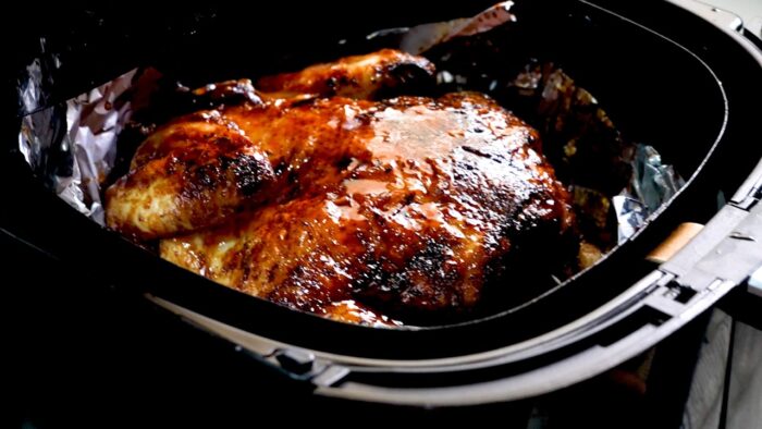 Receta de pollo entero en freidora de aire Char Siu | ¡Pollo estilo cantonés crujiente y jugoso!