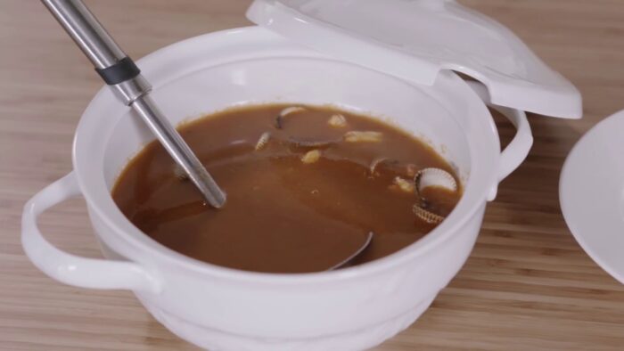 Recetas Thermomix ® TM5 – Sopa de berberechos y gambones