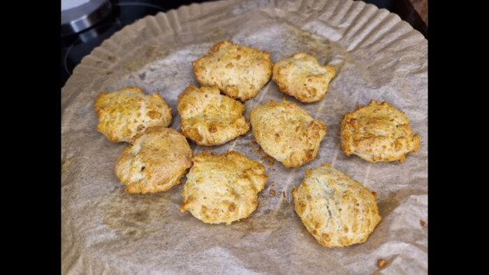 Robot Moulinex Clickchef- Galletas de queso quelitas en freidora aire Cosori Air Fryer. Buenísimas
