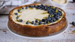 Esta receta de tarta de yogur griego sin horno hace que se te salten las lágrimas: 15 minutos y  ...