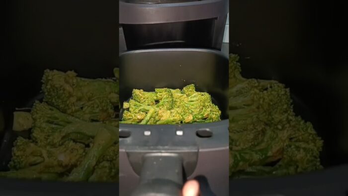 Broccoli fry in air fryer #trending #food #recipe #viralvideos #cooking #ytshorts
