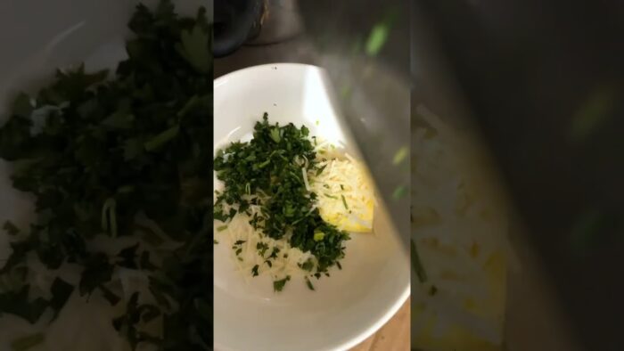 “Easy Chicken Spaghetti & Garlic Baguette Toast Recipe! In Air fryer”. Simple ingredients #kansas