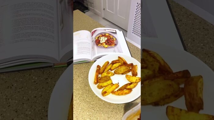 Get crispy, tasty, and guilt-free meals with our Air Fryer Recipe Books! 🍟📚