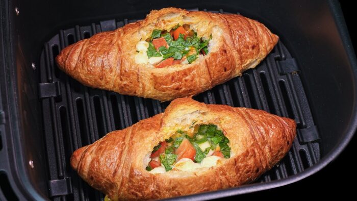 Quick & Easy Air Fryer Recipe for Breakfast with Croissant and Eggs!