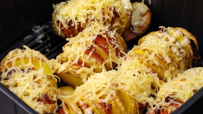 Quick and Easy Air Fryer Recipe for Crispy Hasselback Potatoes!