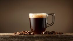 El método viral de un barista para hacer el café perfecto sin máquina profesional