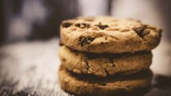 Ni horno ni aceite de oliva: la receta viral de esta influencer para hacer cookies de chocolate  ...