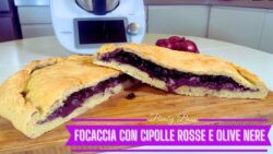 FOCACCIA con Cipolle Rosse e Olive Nere | Bimby TM6 – TM5 -TM31 | Thermomix 🫒​🧅​