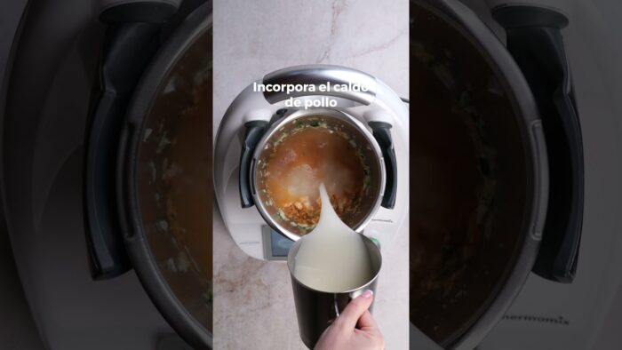 Fideuá de pollo en Thermomix: ¡Fácil, rápida y deliciosa! 🥘✅