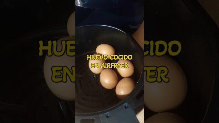 HUEVO COCIDO EN AIRFRYER🥚ya no vas a gastar agua ni ollas #huevos #airfryer #freidoradeaire #shorts