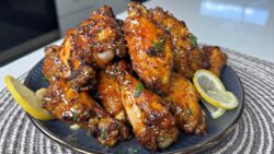 La MEJOR receta de alitas de pollo con limón y pimienta y miel | Cómo hacer alitas de pollo en f ...