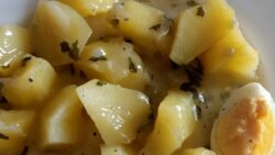 Patatas en salsa verde, fácil y rico con Thermomix
