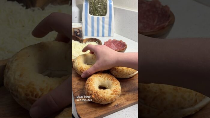 Pizza bagels Air Fryer| 3 minutes 🍕 #recipe