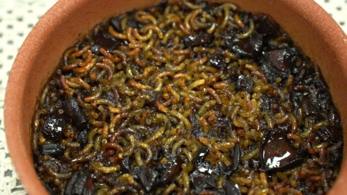 Receta rápida de fideuá con calamares en su tinta – ¡en freidora de aire Cosori!