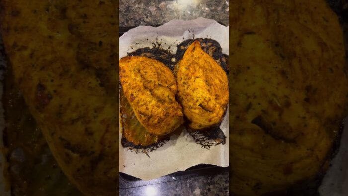 Thai curry chicken in air fryer with spinach cream sauce