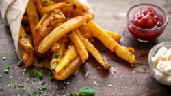 El truco definitivo para hacer patatas fritas perfectas en freidora de aire: nadie lo hacía así
