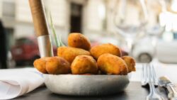 Ni nuez moscada ni mantequilla: el ingrediente secreto para hacer unas croquetas como las de tu  ...