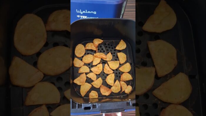 Airfryer potato wedges | Simple potato recipe #potatosnacks #potatowedges #airfryerrecipes #potato