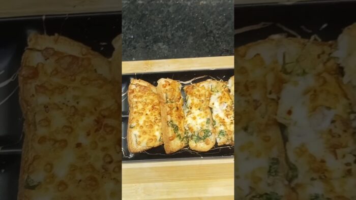 Garlic 🧄 Bread #easy #Air Fry#tasty#snacks#qucik Snacks 😋😋😋