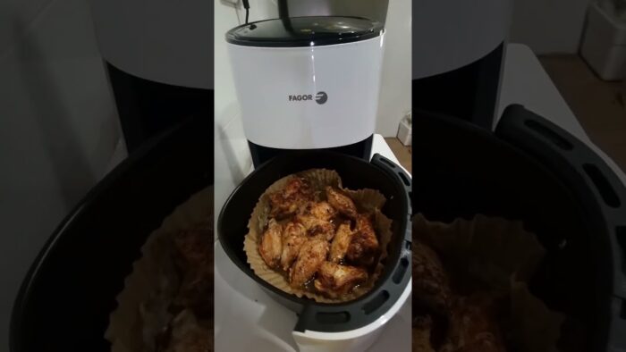 HOY Antojill@s ponemos a prueba nuestra freidora con unas alitas de pollo 🤗 #food #recetas #eating