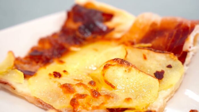 Receta rápida y deliciosa: pizza crujiente de patata, jamón y queso en airfryer Cosori