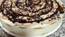 Tarta de chocolate blanco, fácil y rico con Thermomix