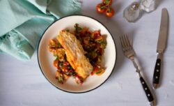 Bacalao con tomate: Receta de la abuela paso a paso