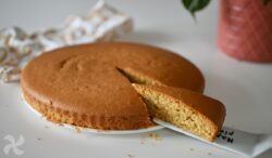 Bizcocho de avellanas con naranja