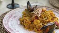 No era de Valencia, pero mi abuela siempre hacía esta paella de marisco y jamás volví a probar o ...