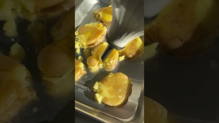 CRISPIEST air fryer smashed potatoes recipe