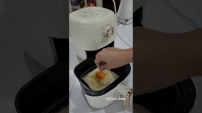 EASY air fryer egg toast recipe for breakfast #shorts #airfryer #food #breakfast #eggtoast