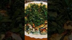Frittata de calabacín y feta en freidora de aire.