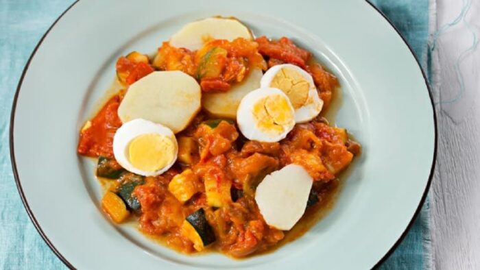 Recetas Thermomix ® TM31 – Pisto con Patatas y Huevos