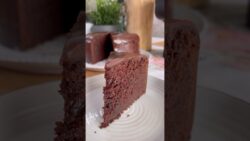 Schokoladen-Schmandkuchen mit Schoko Ganache #cake #baking #thermomix