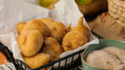 Buñuelos de yogur con 3 ingredientes