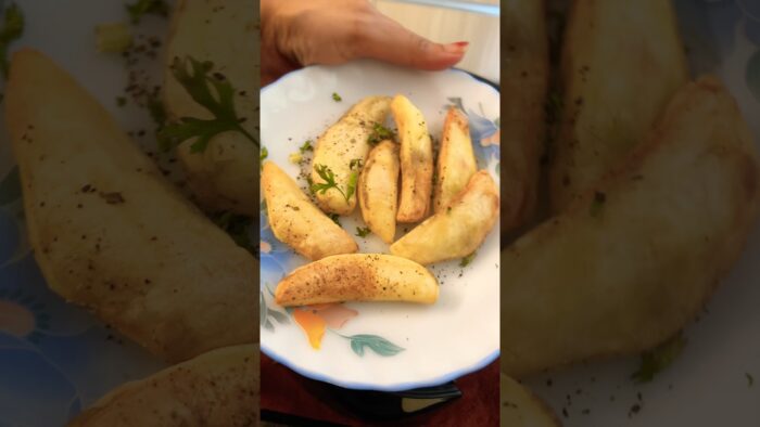Air Fryer Golden Crispy Potato Wedges #snacks #ytshorts #shorts #food #youtubeshorts #recipe #trend