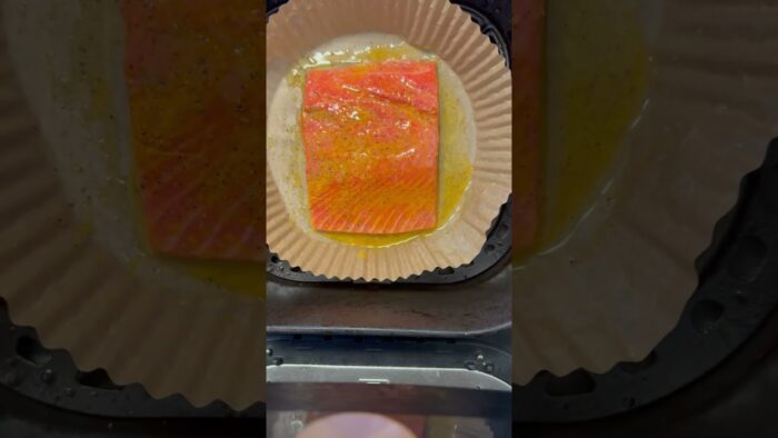 Air Fryer Salmon with Rice | Easy & Healthy Dinner in 15 Minutes! #shorts #salmonrecipes #airfryer