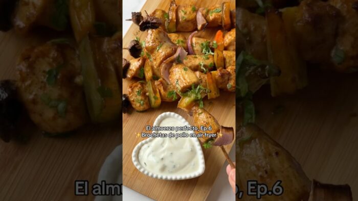 Brochetas de pollo en freidora de aire😮‍💨👌🏼 #receta #almuerzos #recetasfaciles #airfyer
