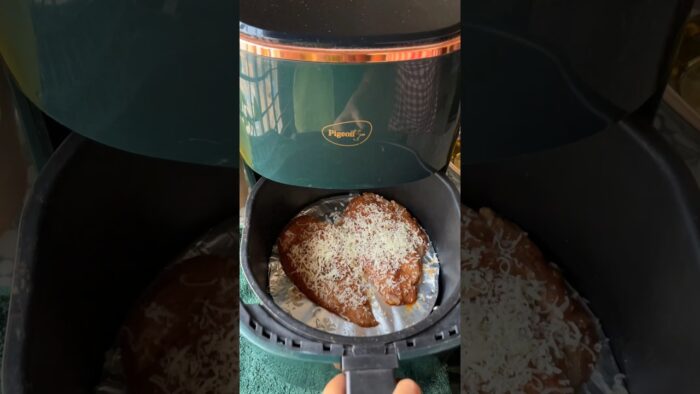 Juicy Chicken Steak with Melty Cheese – Air Fryer Magic! 🧀🥩