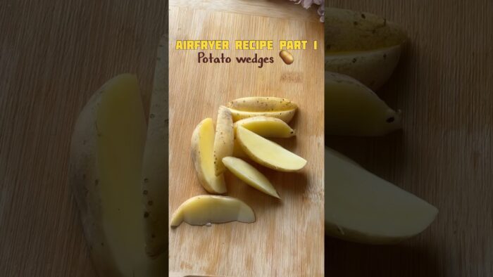 Potato wedges 😍 #potato #recipe #ytshorts #ytviral #explore #airfryer #aloo